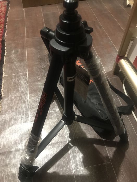 Штатив для видеокамер универсал