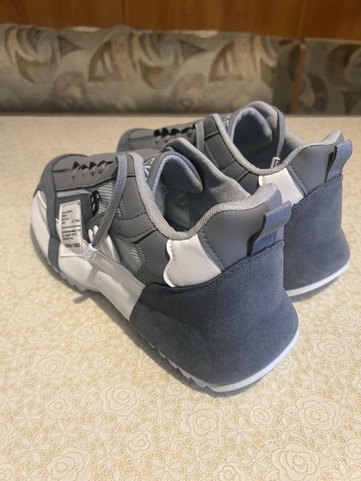 Adidasi  Barbati Noi