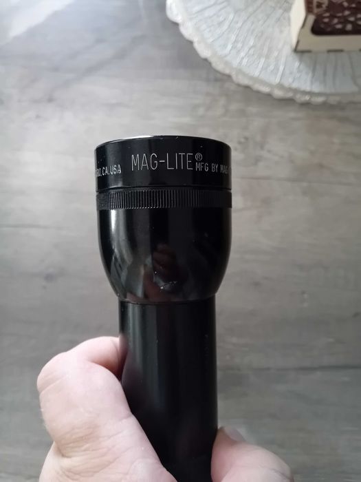 Vând lanternă Mag-Lite USA 38 cm
