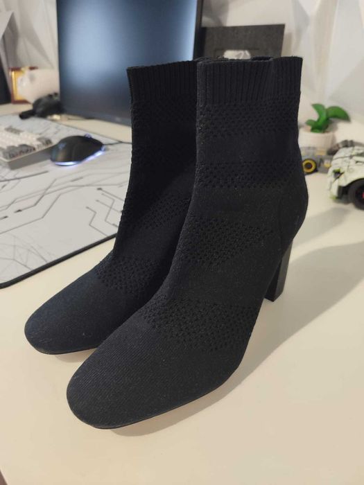 Ghete din material tricotat,Zara, stare f buna, 36