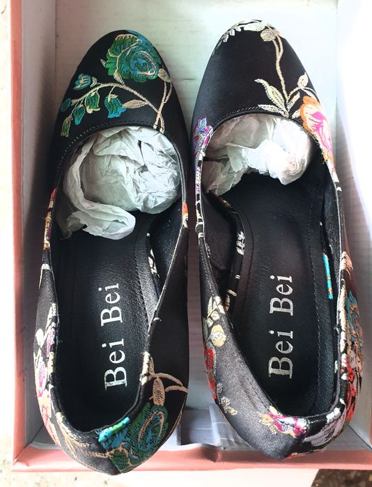 Pantofi toc broderie florala 37