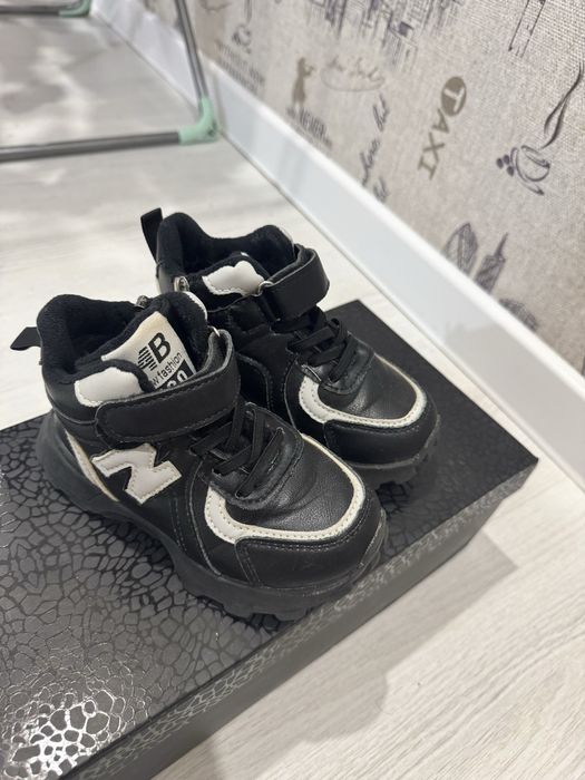 Продам ботинки осений-весенний