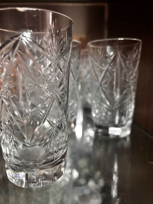 Продам рюмки и стаканы хрустальные