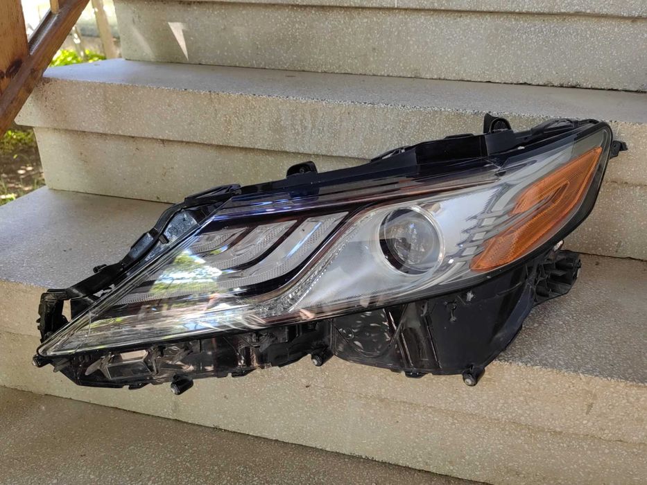 Фар Toyota Camry Xv70 2017 LED ляв / Фар Тойота Камри Оригинален