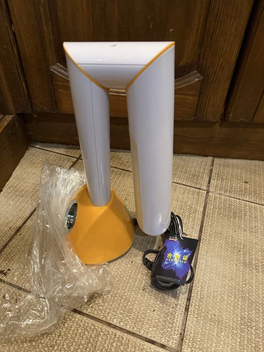 Продам настольную лампу