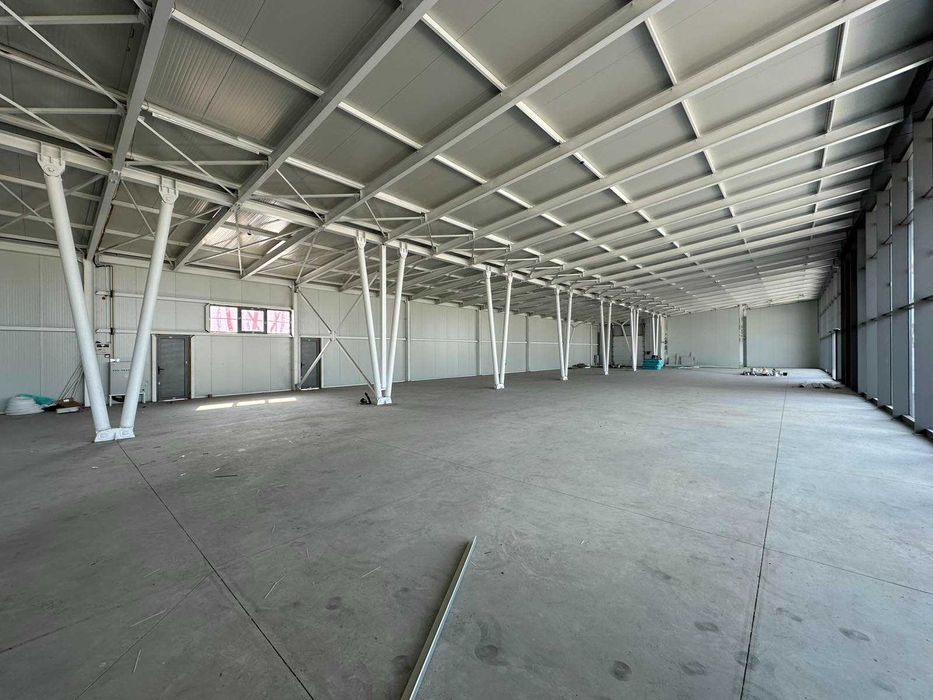 Дава се под наем Магазин в Пловдив, Индустриална зона - Север - 1900 кв.м за 19000 € - Снимка #2