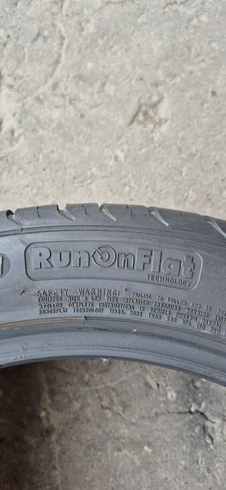 2 anvelope vara runflat Goodyear 275/40/19.Pretul este pe bucata.