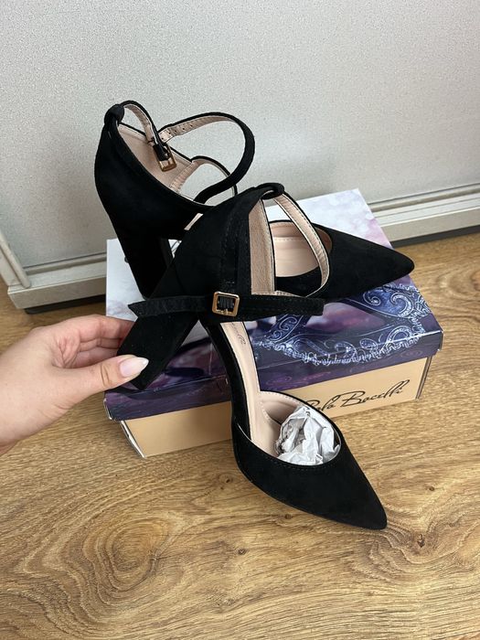 Елегантни дамски обувки