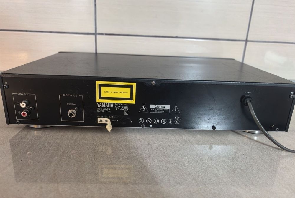 CD player Yamaha CDX 550E