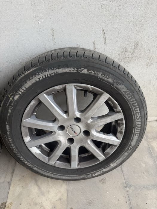 Летни гуми Bridgestone 185/65/15 с джанти за Citroen C3-2017-2024