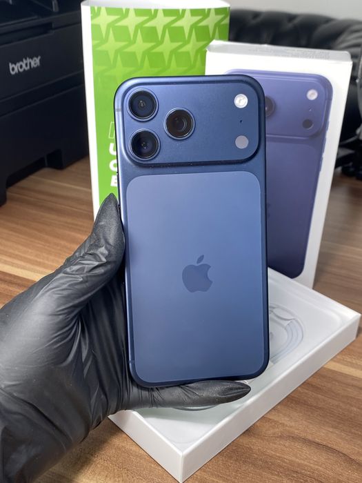 iPhone 17 Pro Max • 256 GB • Deep Blue