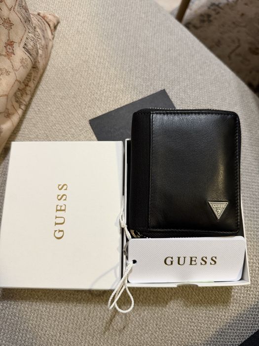 Портфейл Guess нов