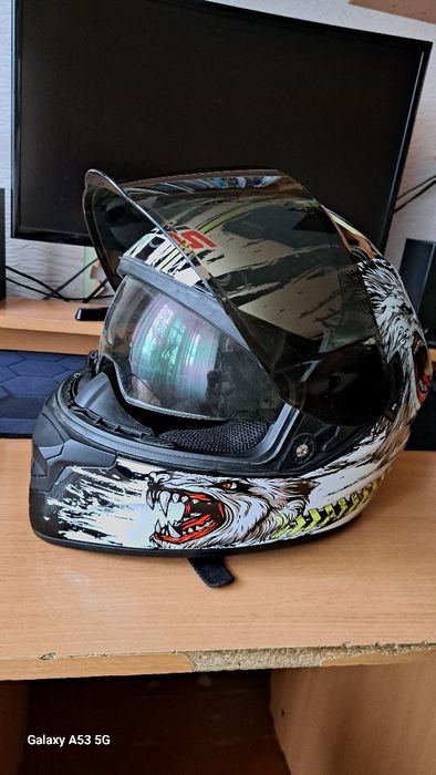 Продаю мотошлем 55-56S