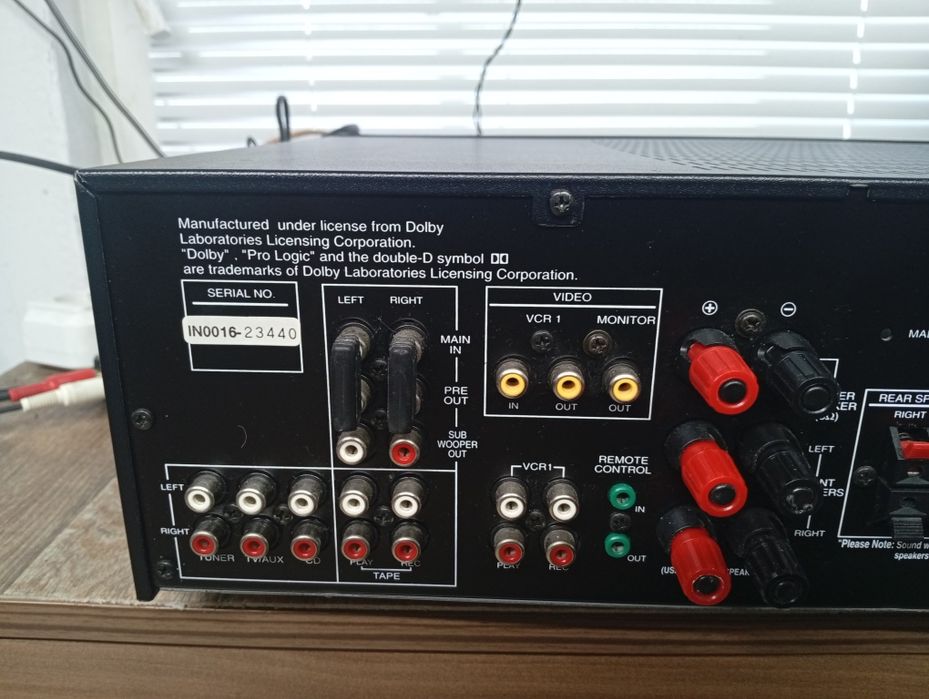 5.1 канален усилвател Harman Kardon AVI-100