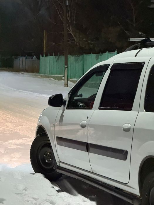 Продам машину LADA LARGUS 2014