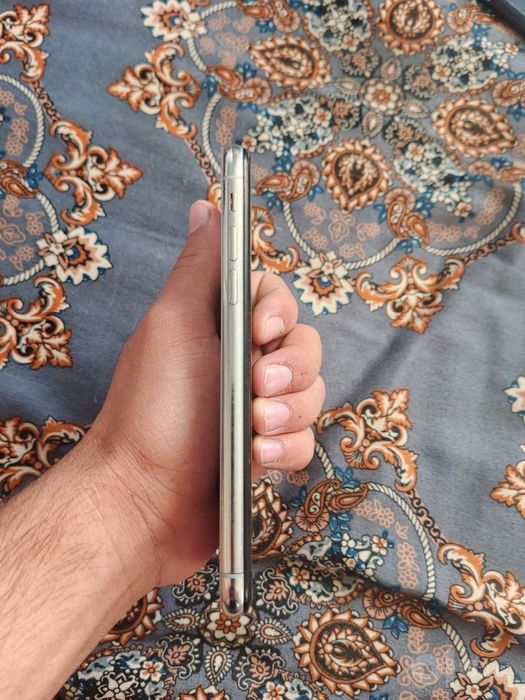 Iphone X sotiladi.
