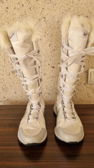 Дамски зимни ботуши Nike