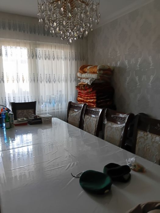 Олмазор райони Кора камиш 1/4 да 2 хонали квартира сотилади