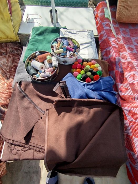 Материал и нитки