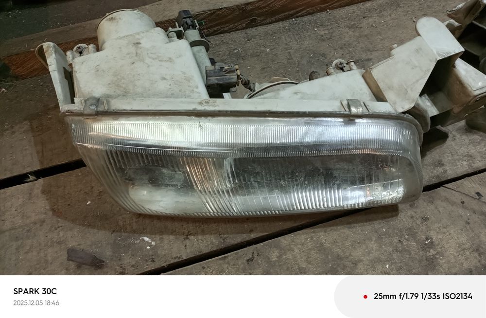 Переднее фары Мазда кронос