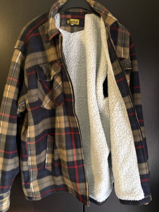 Vand 2 jachete imblanite marimea xl