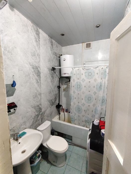 Нежилое помещение с бизнесом хот-дог , хостел + магазин.