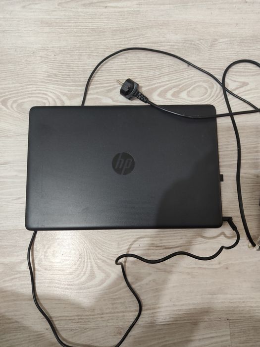 Laptop HP i5 1.60 500 RAM 8 Rom