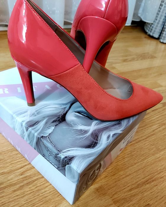 Pantofi noi,marimea 39