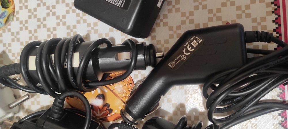 Стари зарядни за телефони