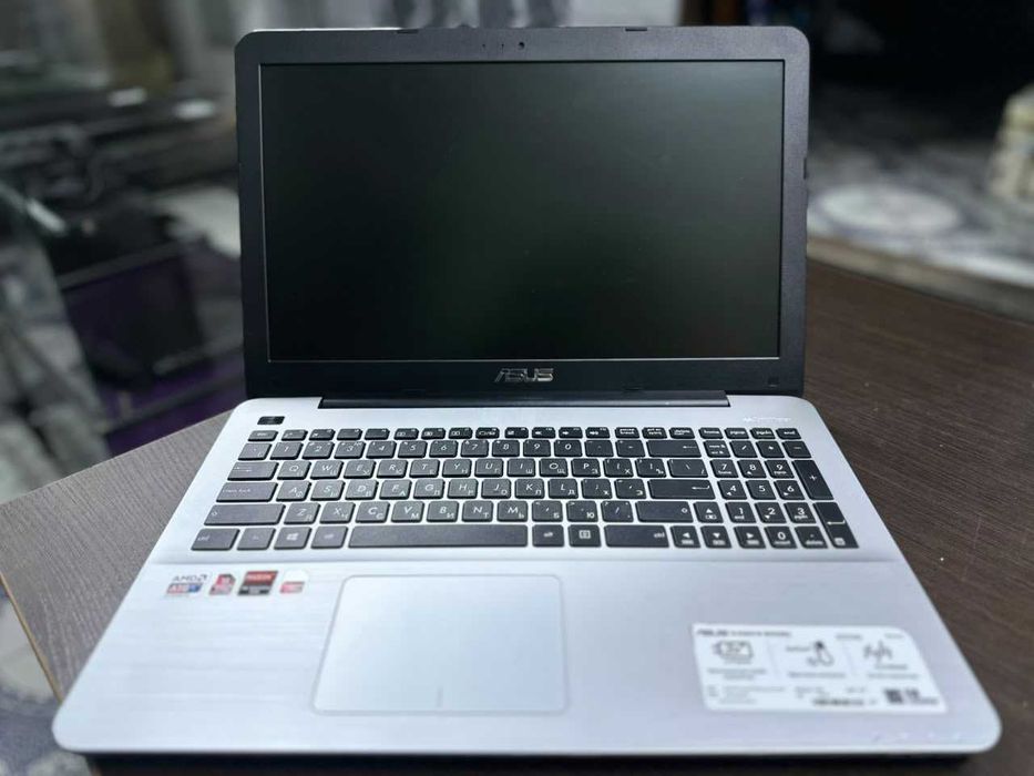 AMD A10 / 8GB / SSD 128GB / Radeon R6 + M340DX