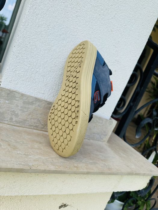 Five Ten  adidasi bicicleta