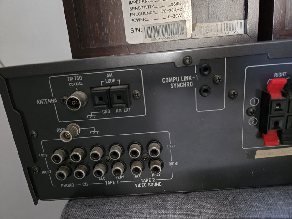 Vând amplificator RBK audio + boxe Enzer