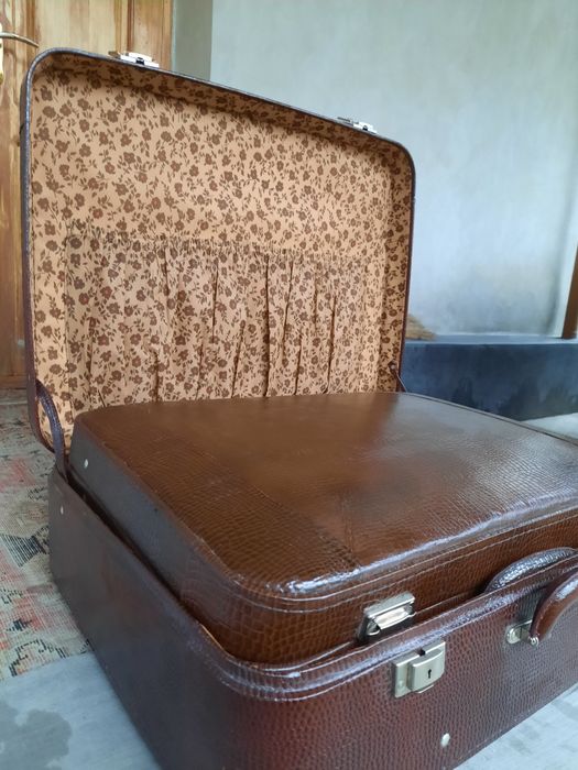 Кожаные чемоданы