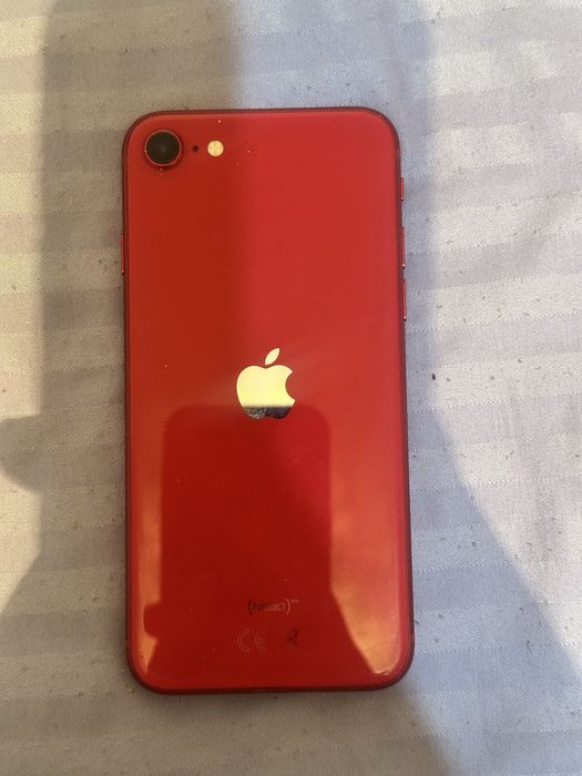 продам айфон SE, в хорошом состоение