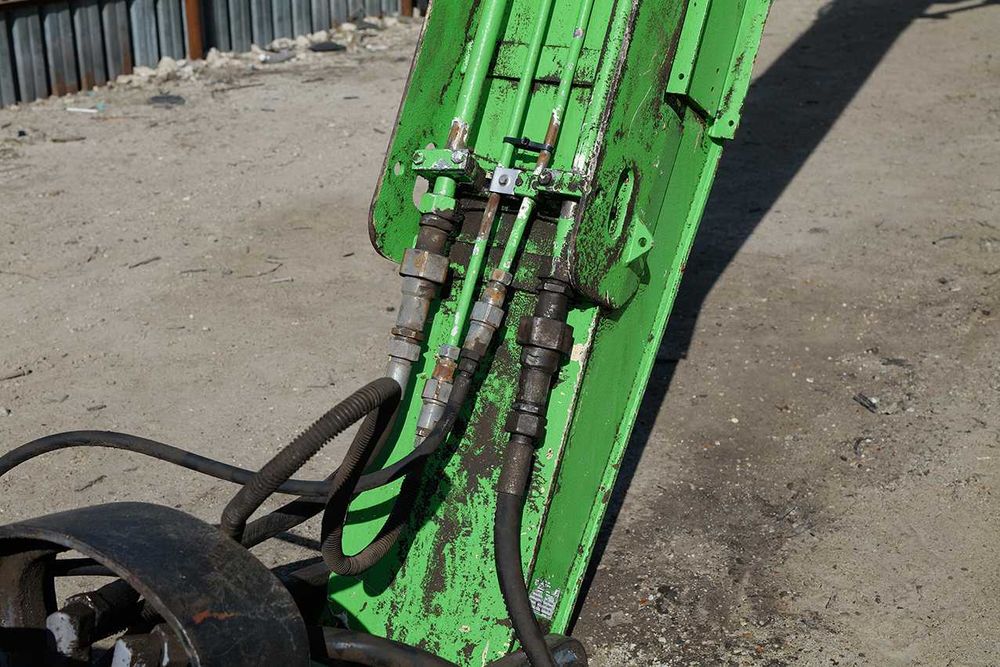 Багер Sennebogen 825