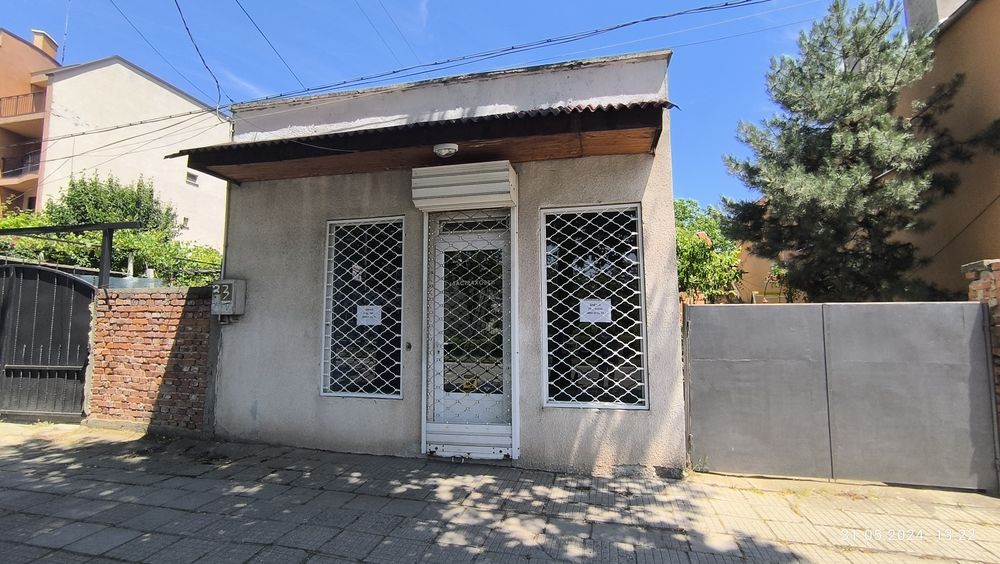 Дава се под наем Магазин в Ямбол, Граф Игнатиев - 20 кв.м за 204 € - Снимка #2