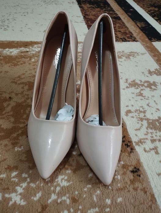 Pantofi stiletto nude Mei