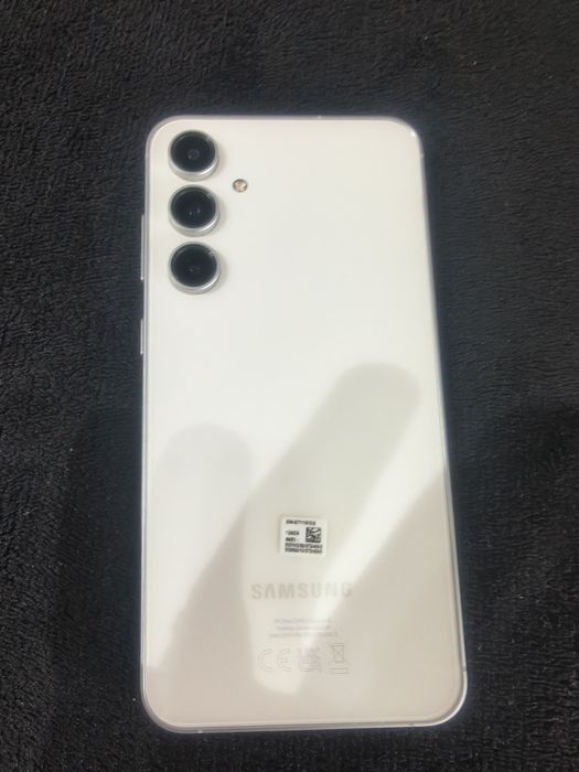 Samsung S23FE alb, 8Gb RAM și 128Gb memorie interna!