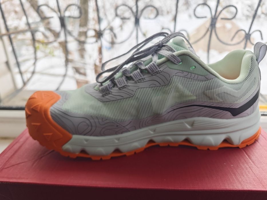 Трекинговые кроссовки Humtto