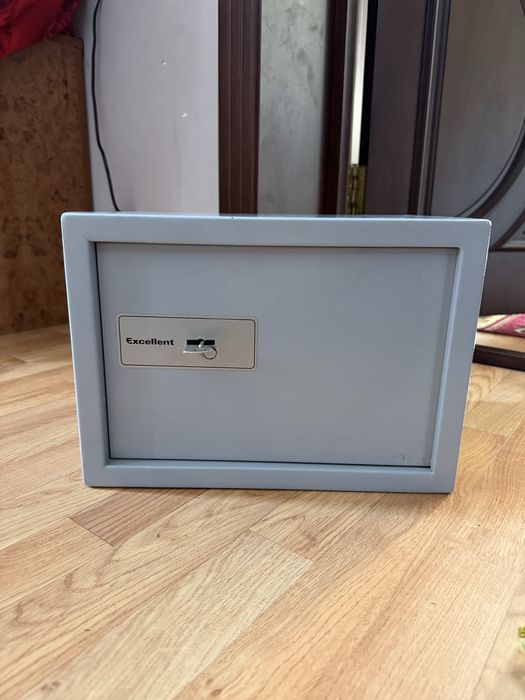 Сейф Seyf sotiladi