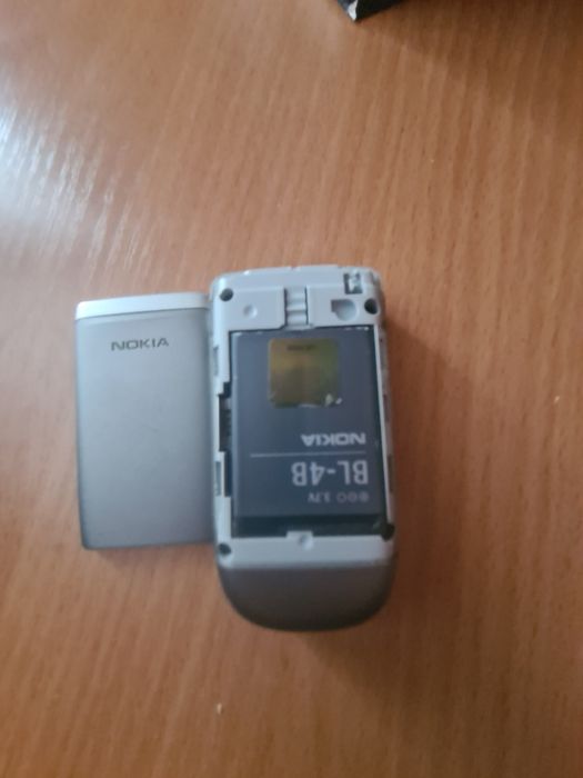 Продам кнопочный телефон 2760й