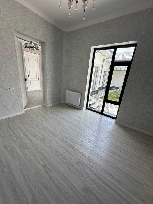 Уй сотилади Уч кахрамон постан кирганда 5 км Хожи ота махалла