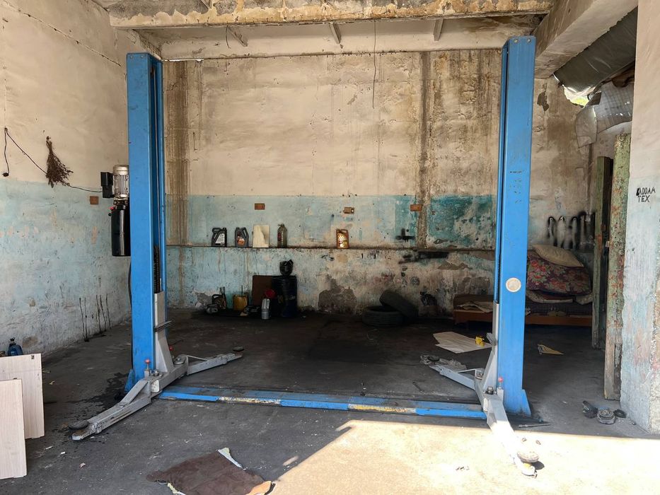 Padyomnik sotiladi istiqlol 4tonnali holati yaxshi