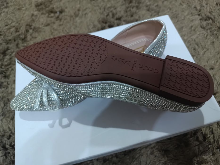 Продам новые туфли