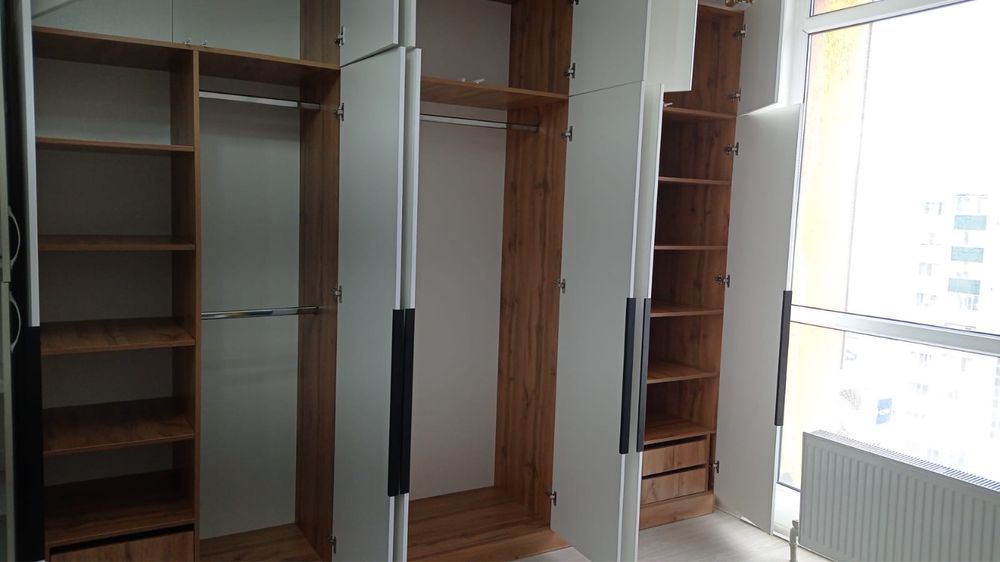 Продам напольный шкаф