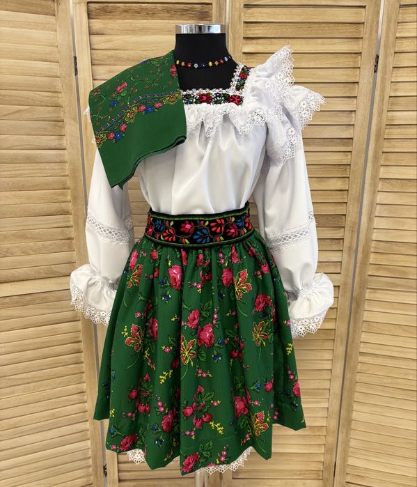 Costum popular pentru femei de Maramures set complet