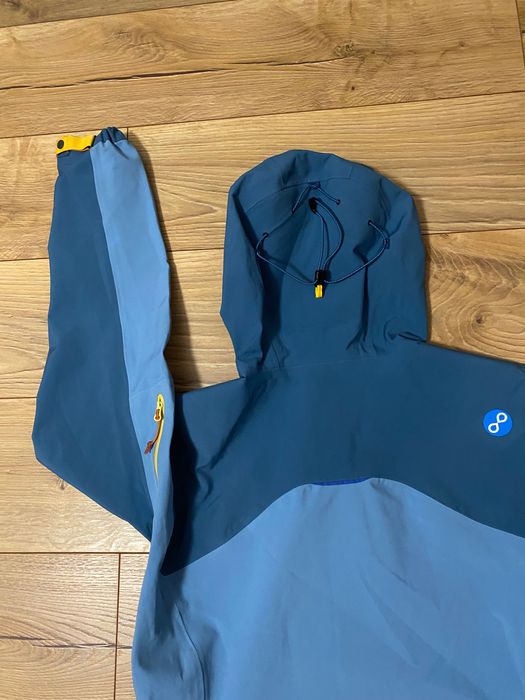 Jachetă PYUA ClimaLoop Recco , stare impecabila , pentru dame M