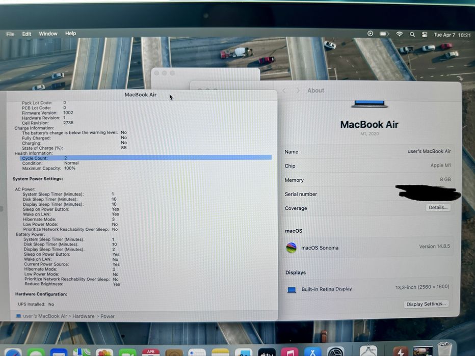 MacBook Air M1 - 8Gb - SSD256 - 2 cicluri - stare foarte buna