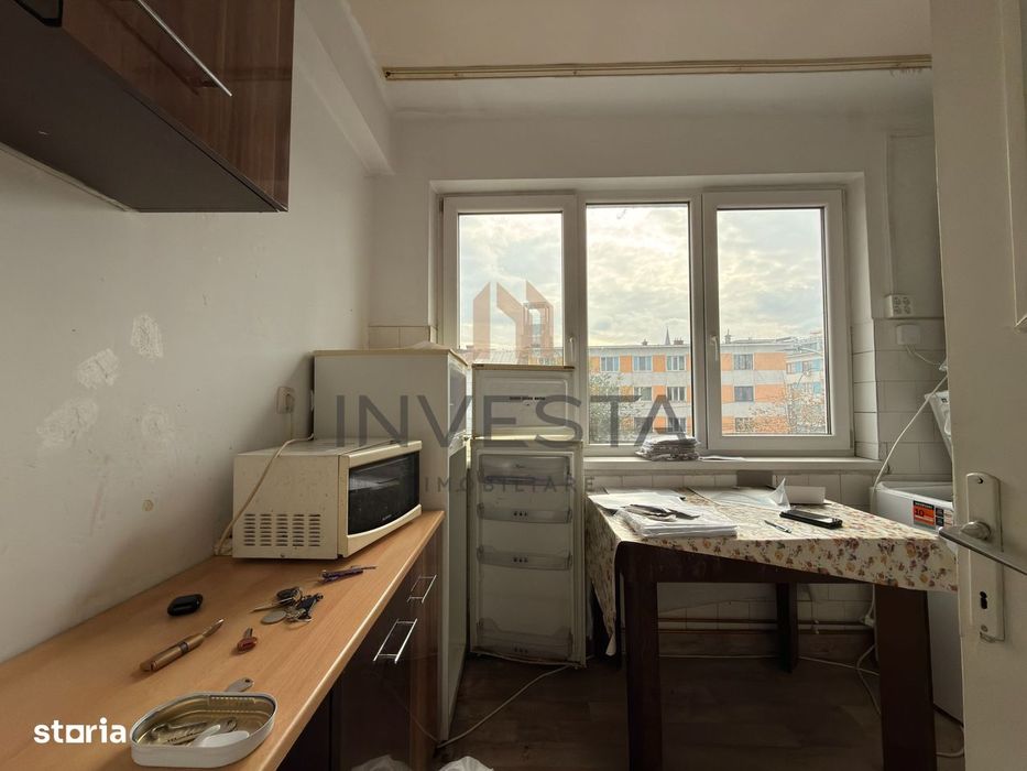 Apartament 2 camere decomandate, etaj intermediar, Piata Mihai Viteazu