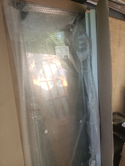 Продам стекла от душевой кабины